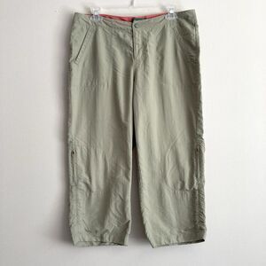 LL Bean Womens Performance Cargo Capri Pants Size 12 Green Trail Hiking Outdoor